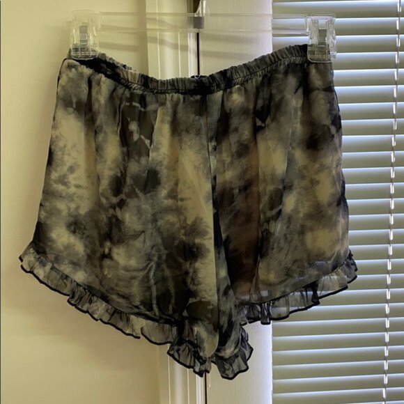 Vigoss black and cream tie dye shorts - Picture 4 of 4